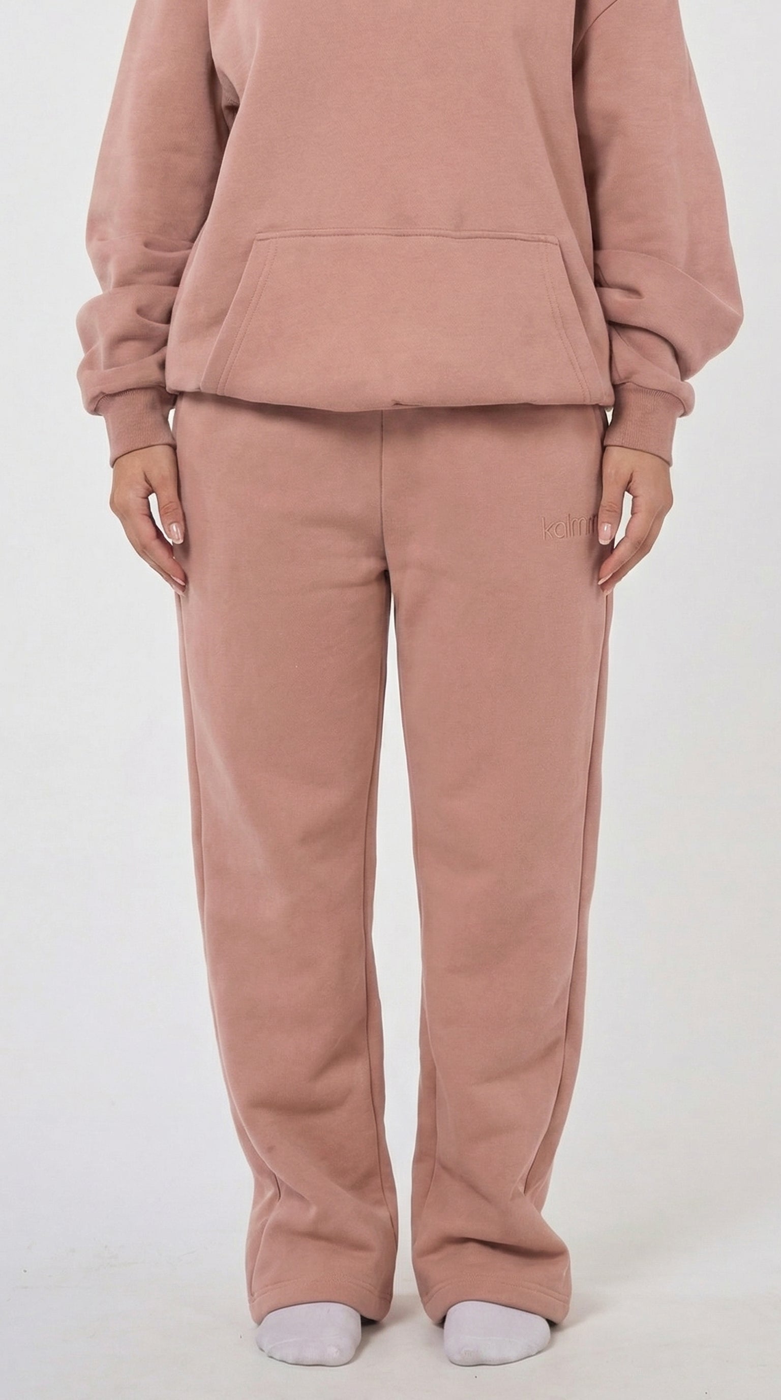 Kalmm Straight Leg Sweatpant