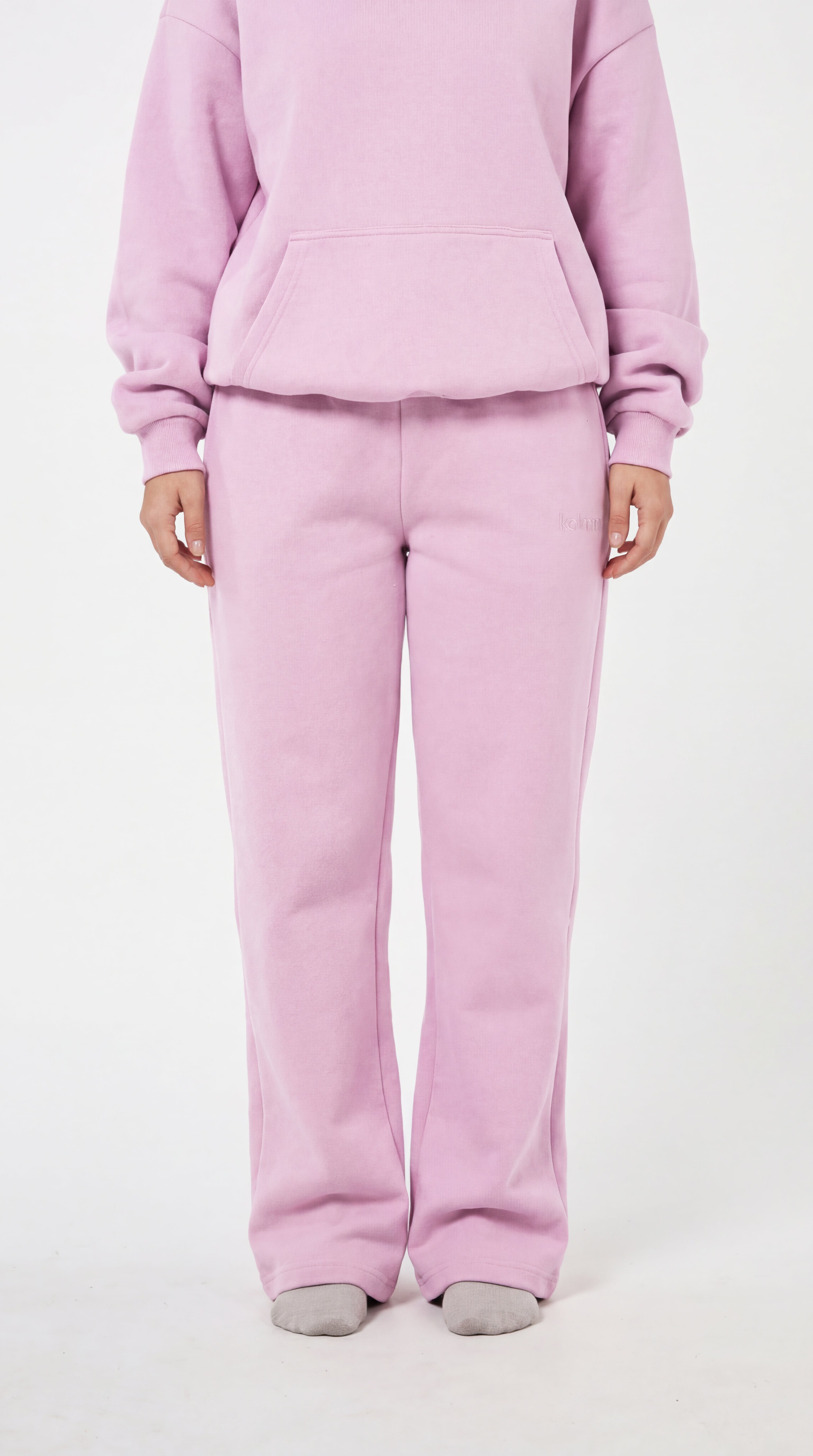 Kalmm Straight Leg Sweatpant