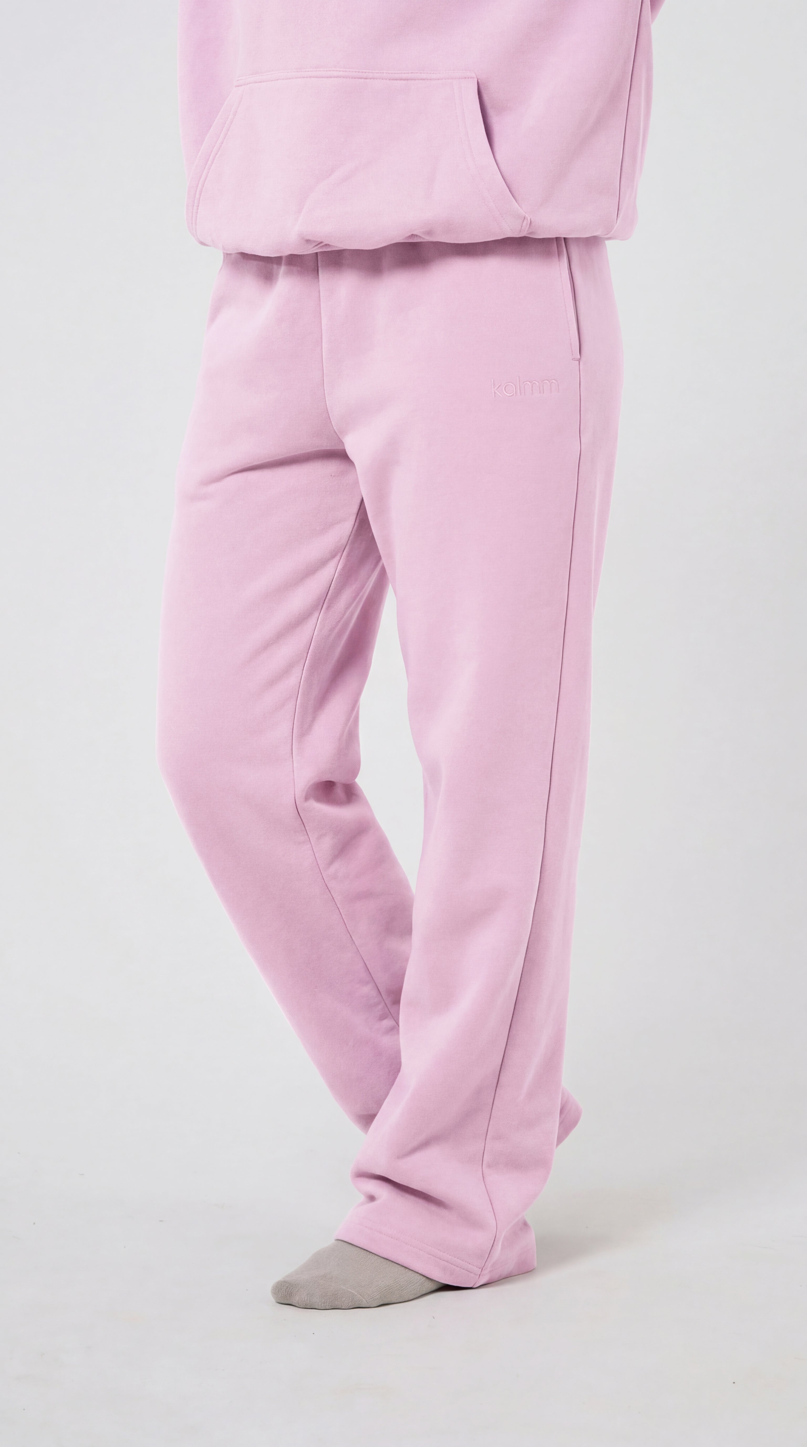Kalmm Straight Leg Sweatpant
