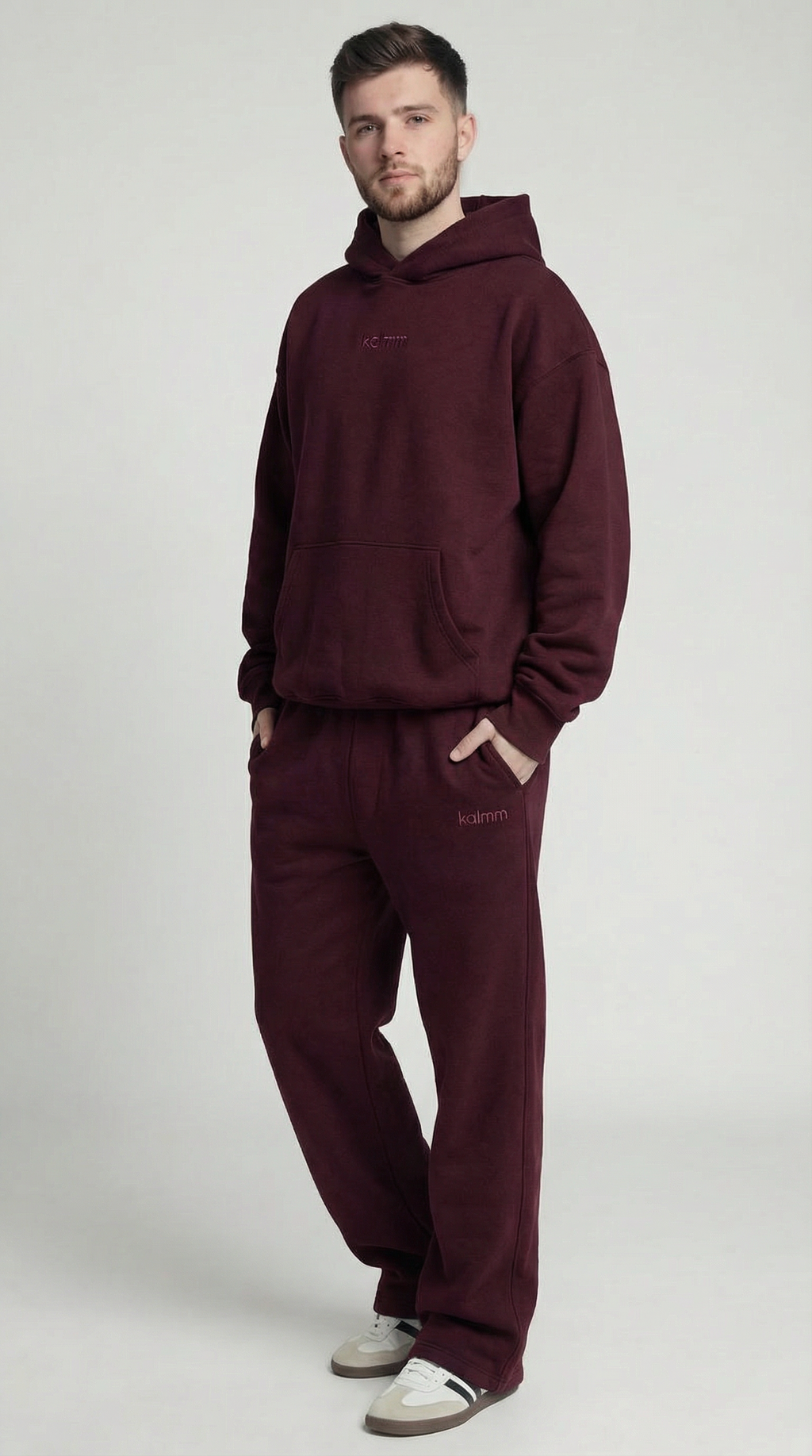 Kalmm Straight Leg Sweatpant