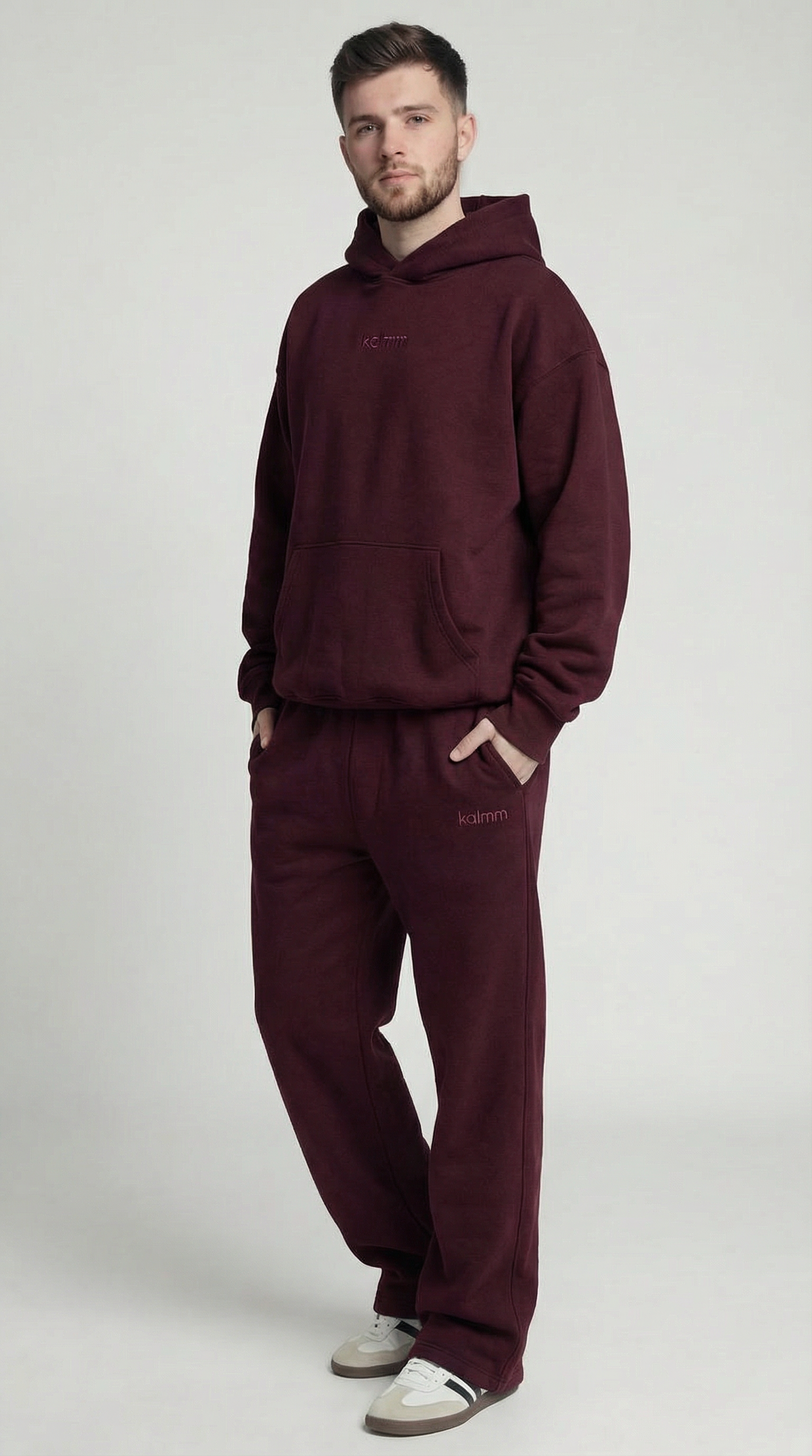 Kalmm Straight Leg Sweatpant